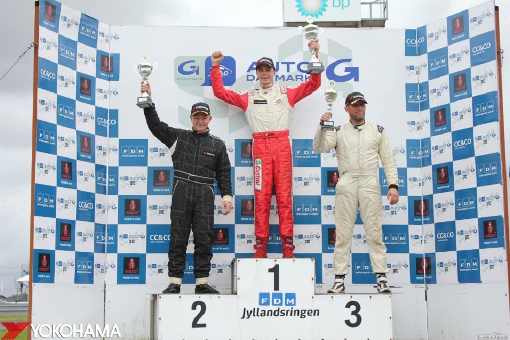 Tommy Nygaard indtager podie foran Dennis Bannergaard og Jesper Bendsen
(Foto: Dennis Risager)